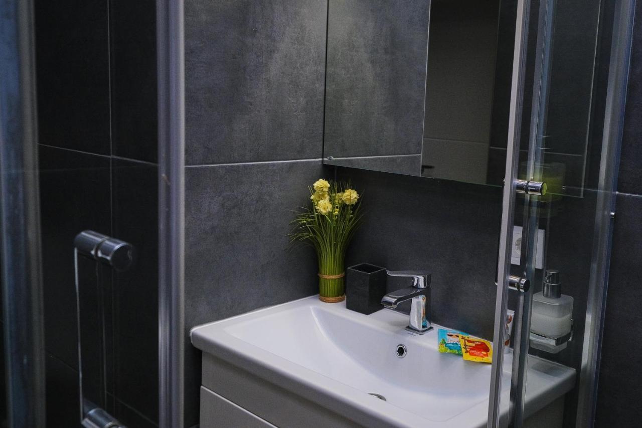 Central Apartments Odessa Ngoại thất bức ảnh
