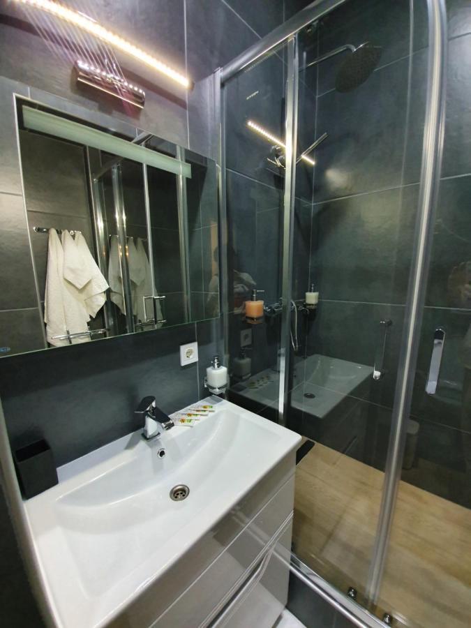 Central Apartments Odessa Ngoại thất bức ảnh